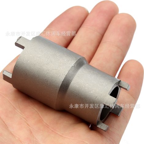 Motorcycle repair tools: Clutch nut removal wrench GY6 50 CG125 JH70 four-jaw socket 20/24 (1/5)
