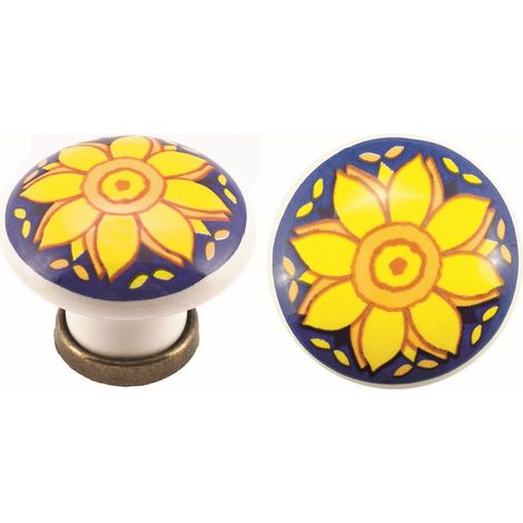 25PZ POMOLO PORCELLANA TONDO CON BASE FIGURA 27 MM.31 (1/2)