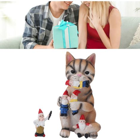 Escultura de jardín: estatua de gato y gnomo de jardín hecha de resina de 360 g – 18 cm – Decoración exterior resistente a los rayos UV (1/5)