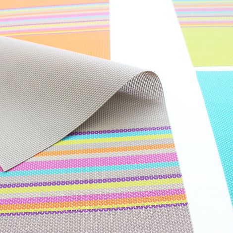Lot de 6 sets de table en PVC antidérapants, lavables et résistants à la chaleur, à rayures arc-en-ciel, couleurs aléatoires. (1/5)
