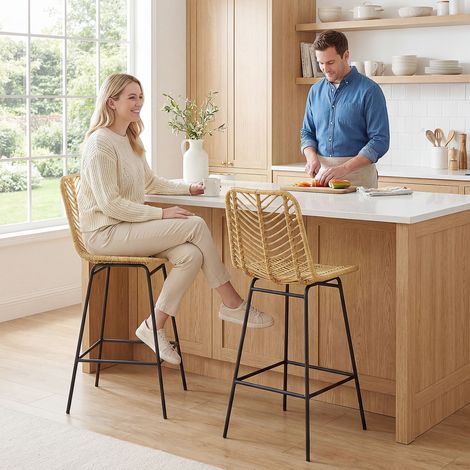 HOMCOM Lot de 2 Tabourets de Bar Design Bohème - Hauteur 66cm, Repose-Pieds, Métal & Rotin PE, Naturel