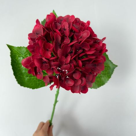 3 Boules de Fleurs Artificielles 3D en Tissu Rouge – Décoration Élégante pour Mariage, Hôtel et Événements – Boules Florales Réalistes sans Entretien