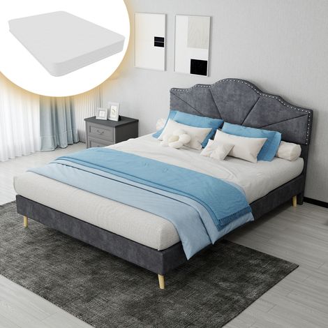 Letto matrimoniale 200x140x156 cm, testiera geometrica con borchie, struttura a doghe, tessuto e metallo grigio (1/5)