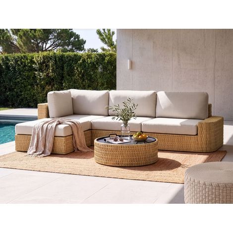 Conjunto de jardín sofá de 4 plazas de ratán sintético derecho mesa de centro con tablero de bandeja cojines beige Oliveri (1/5)
