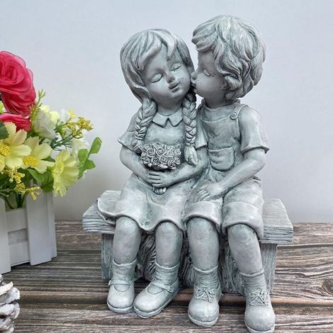 Statue Couple Amoureux sur Banc – Figurine Romantique pour Décoration de Jardin, Patio et Intérieur (1/4)