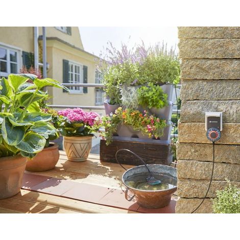 GARDENA Kit d'extension pour mur végétal NatureUp (réservoir d'arrosage + transformateur avec une minuterie intégrée & 13 programmes prédéfinis, 1x pompe basse tension de 14 v avec filtre) (13158-20) (1/2)