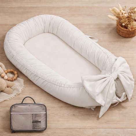 EAQ Baby Nest Cocoon Cot Reducer for Newborns Infants and Babies, Portable Travel Moses Basket Removable and Washable Blanket (White) (1/5)