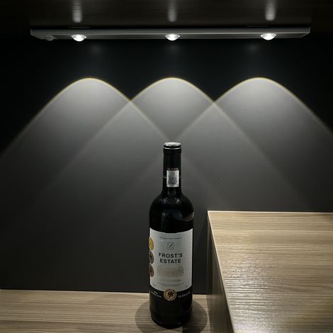 Jandei - Luz Armario Ojos de gato 40cm 3 tonos de luz 3000K 4200K 6000K con Sensor Movimiento Usb (1/5)