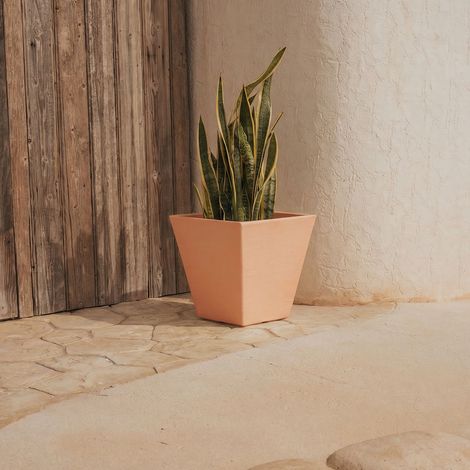 CAMOMILA RÚSTICA Macetero Cuadrado de Interior y Exterior Para Plantas y Flores Muy Resistente al Paso del Tiempo. Hecho de Polietileno en España - Terracota