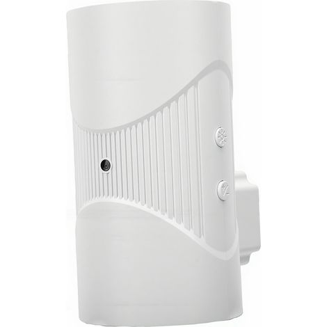 LED-Nachtlicht mit automatischem Sensor und variabler Helligkeit, wird an eine Steckdose angeschlossen und sorgt für stimmungsvolle Beleuchtung in Schlafzimmern und Fluren. (1/5)
