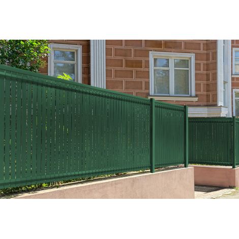 Casanoov – Lames PVC rigide occultation 4m H.120cm vert RAL 6005 – Traitement anti-UV – Installation facile avec clips et profils de finition (1/5)