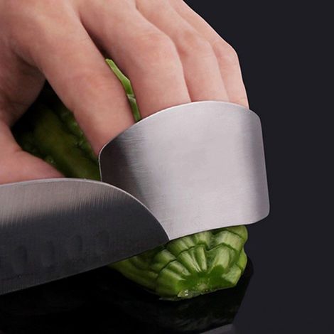 4 protège-doigts en acier inoxydable pour une utilisation en cuisine. Outil de coupe sûr. (1/5)