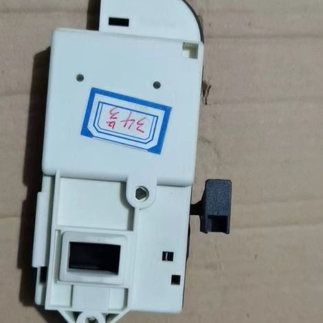 New three-pin door lock switch for fully automatic front-loading washing machines, in stock.