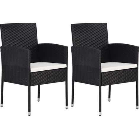 Deux chaises de jardin avec des coussins blanc cassé, en résine tissée noire. (1/5)