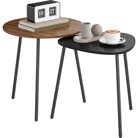 Set aus 2 ineinander schiebbaren Couchtischen, moderne Beistelltische mit Metallgestell, rund und dreieckig, Walnuss und Schwarz (1/5)