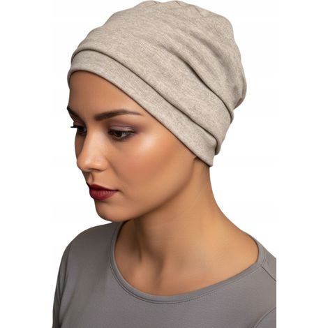 Gorro de punto Iryda tipo turbante color beige claro para otoño-invierno, también después de la quimioterapia. (1/5)