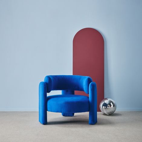 Fauteuil tripode en tissu bleu type feutrine