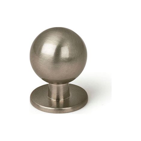 Pomo de estilo contemporáneo funcional, fabricado en zamak, con acabado níquel satinado y 30 mm de diámetro. (1/5)