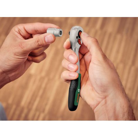 Bosch Steckschlüsseleinsatz-Set (1 x ¼" Ratsche, Adapter, 10 Steckschlüsseleinsätze, 2 Verlängerungen, Softgrip, Magnetische Bit-Aufnahme, Koffer)