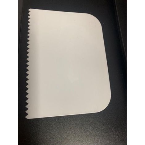 Grattoir à pâte en plastique blanc - Coupe-pâte - Pour gâteau, glaçage et pâtisserie - Accessoire de cuisine (1/5)