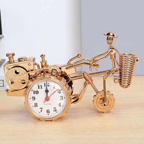 K0931 Horloge Rétro Ornement Bureau Porte-Stylo Modèle De Tracteur Jouet Pour Enfants (1/5)