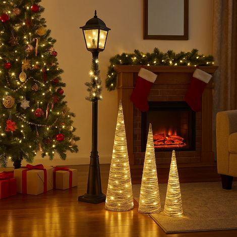 IBEROGARDEN Conjunto de 3 Conos LED de Ratán Blanco 20x80 cm Decoración Navideña con Luz Cálida para Interior y Exterior (1/2)