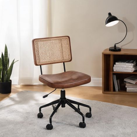 Chaise de bureau vintage en bois et rotin avec roulettes en PU (1/5)