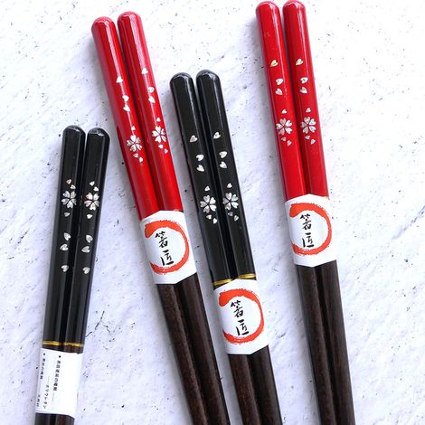 Ensemble de 4 paires de baguettes naturelles + 2 baguettes japonaises noires (1/5)