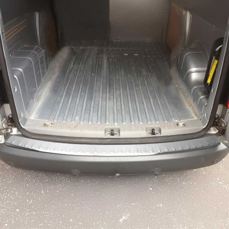 Protection Seuil de Pare-Chocs arrière - Compatible avec VW Caddy 2003-2015 - Couverture de Seuil de Coffre - Bande Seuil de Chargement - Style élégant - en Acier INOX Chromé Brossé (1/5)