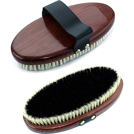 Brosse douce avec poils courts naturels et dos en bois