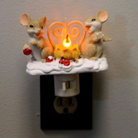 Charmante queue de souris dans une veilleuse de feu de camp, fausse bougie sans flamme pour feu de camp, jolie veilleuse à insérer dans le mur, décorations de maison hantée d'Halloween (1/2)
