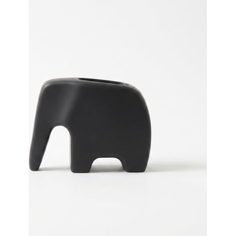 Maceta decorativa negra con forma de elefante para suculentas. (1/3)