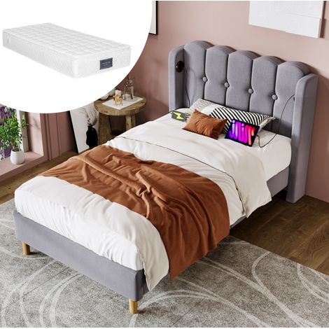 Lit simple capitonné moderne 90x200 cm en lin gris avec tête de lit à panneaux, sommier à lattes et ports USB/USB-C (1/5)