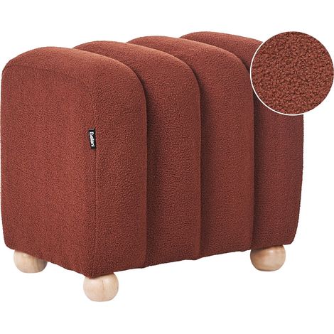 Pouf moderno a coste in tessuto bouclé Teddy, imbottito con gambe in legno marrone dorato Idyllwild