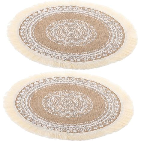 Set aus 2 Tischsets aus Baumwolle und Leinen mit Pompons, inklusive gewebter Untersetzer und Untersetzer. Tischdekoration für die Hochzeit.
