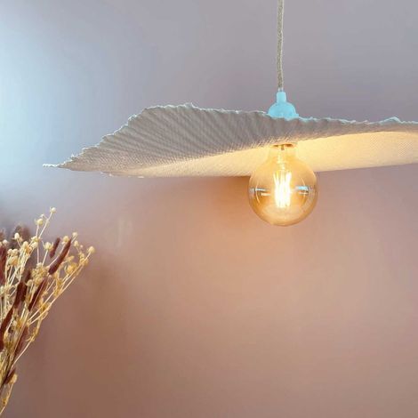 Abat-jour suspension Louise en papier mâché gaufré D. 60cm – Forme fleur asymétrique – Luminaire fait main – Électrifiable avec monture E27 – Opjet (1/4)