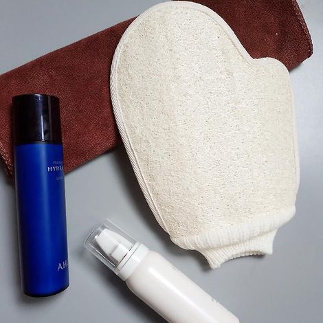 une Serviette Blanche Gourde Ponge De Bain Brosse Arrire, Gants Frotter Serviette Gourde (1/5)