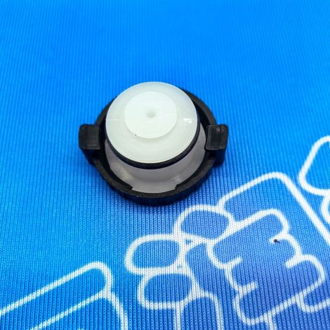 Suitable for Nissan 12-23 Sylphy, Tiida, Bluebird, Venucia brake fluid reservoir cap 46020-2FJ0A (1/4)