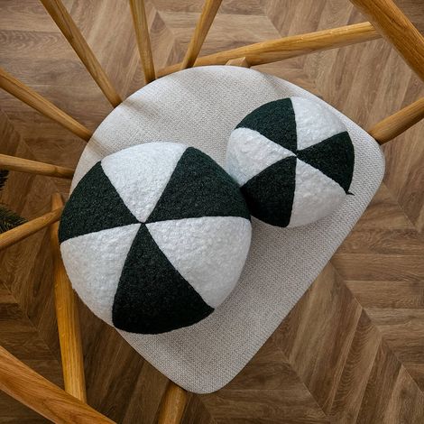 Oreiller SOFT LOOP boule blanche et verte (1/2)