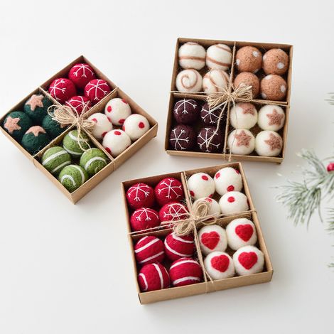 Weihnachtsdekorationsset – Girlande aus Wollfilzkugeln & Hängeornamente – Braune Farbpalette (1/4)