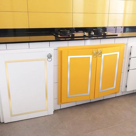 Bande adhésive pour joints de carrelage, idéale pour les salles de bains, les cuisines et les projets de bricolage. Convient aux carreaux de céramique, 2 cm de large x 50 m de long, couleur argent. (1/5)