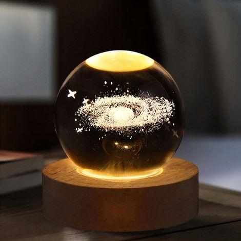 Veilleuse 3D Boule Cristal Galaxie Spatiale - Lampe de Nuit en Verre avec Base Bois - LED Système Solaire