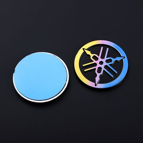 Round, colored sticker, 2.5 mm thick, for electric vehicles, made of acrylic. (1/4)