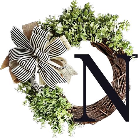 Couronne de porte avec lettre N en bois et ruban décoratif (1/5)