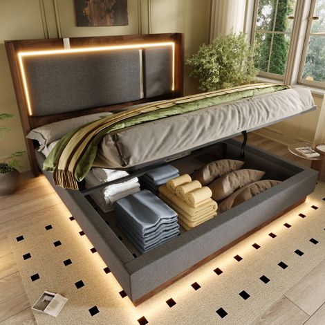 Letto matrimoniale imbottito 140x190 con rete a doghe, illuminazione a LED e contenitore, meccanismo idraulico, finitura grigio lino e noce, senza materasso. (1/5)