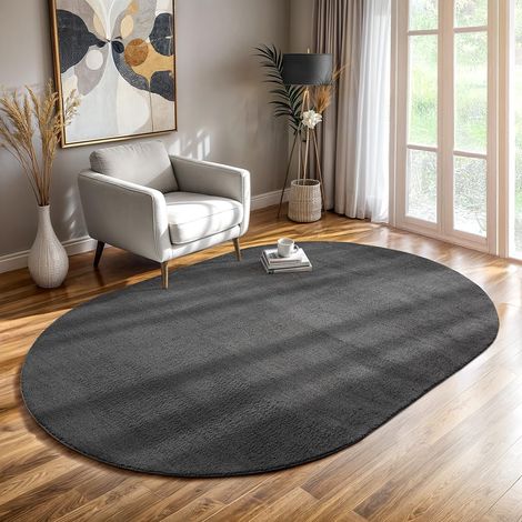 Tapis Moderne Moelleux à Poils Courts, antidérapant, Lavable Jusqu’à 30°C, Super Doux, Aspect Fourrure, pour Salon et Chambre, décoratif, Anthracite, 140 x 200 cm Ovale (1/3)