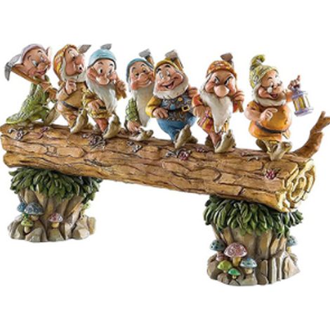 Sept arbres nains ornent le jardin, ainsi qu'une statuette miniature en résine représentant un nain (1/5)