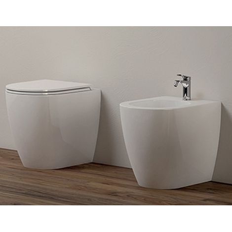 Sanitari Comoda filomuro senza brida cm. 53x36 con sedile sottile (1/5)