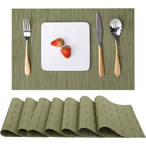 Set mit 8 waschbaren, rutschfesten Tischsets aus gewebtem Material, hitzebeständige Tischsets aus PVC-Gewebe für das Esszimmer, grün. (1/5)