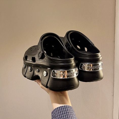 Sabots femme confortables, sabots en plastique respirants, sabots de jardin antidérapants, chaussures d'extérieur légères, modèle été, pointures variées, idéales pour la maison ou le travail. (1/2)